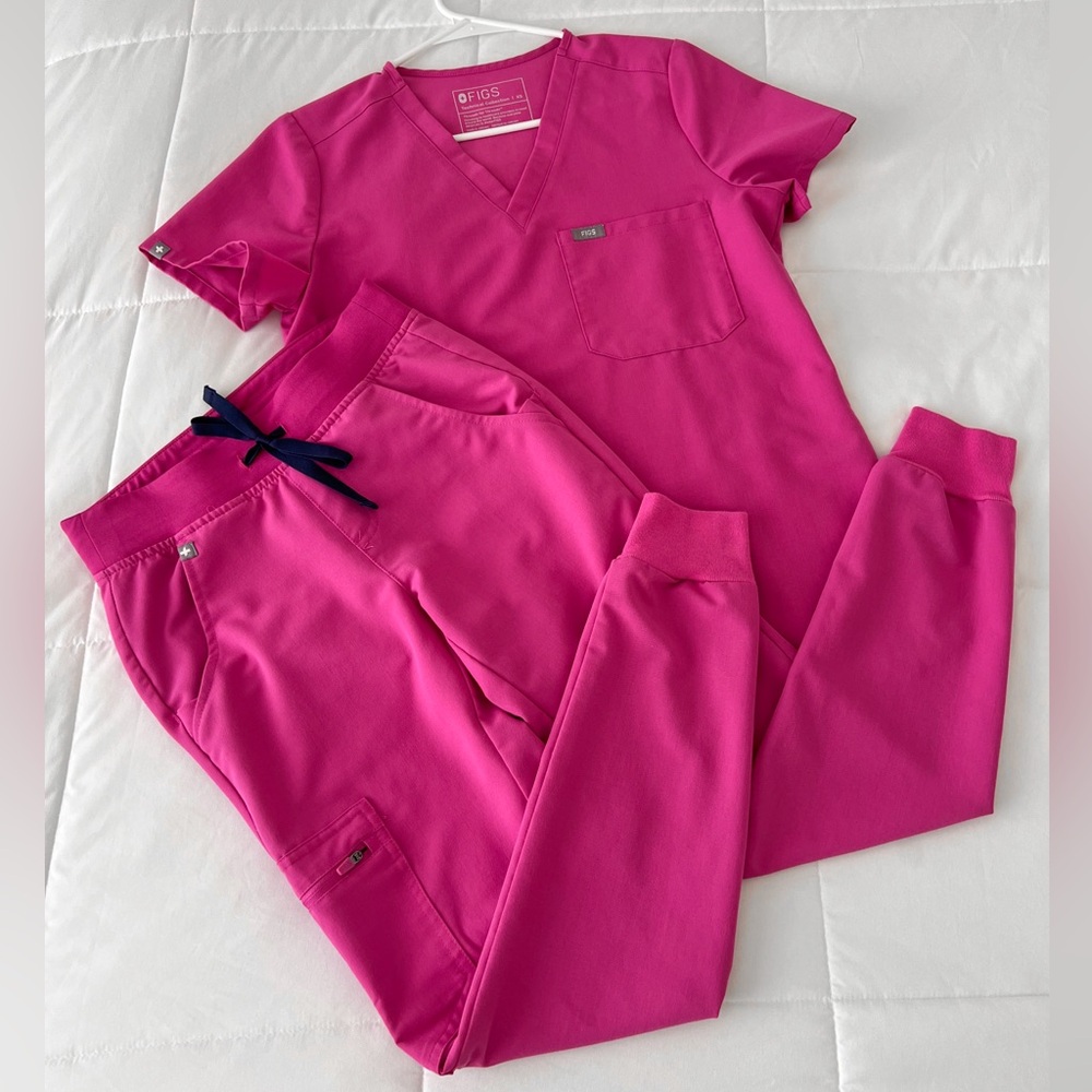 Pink figs scrub set